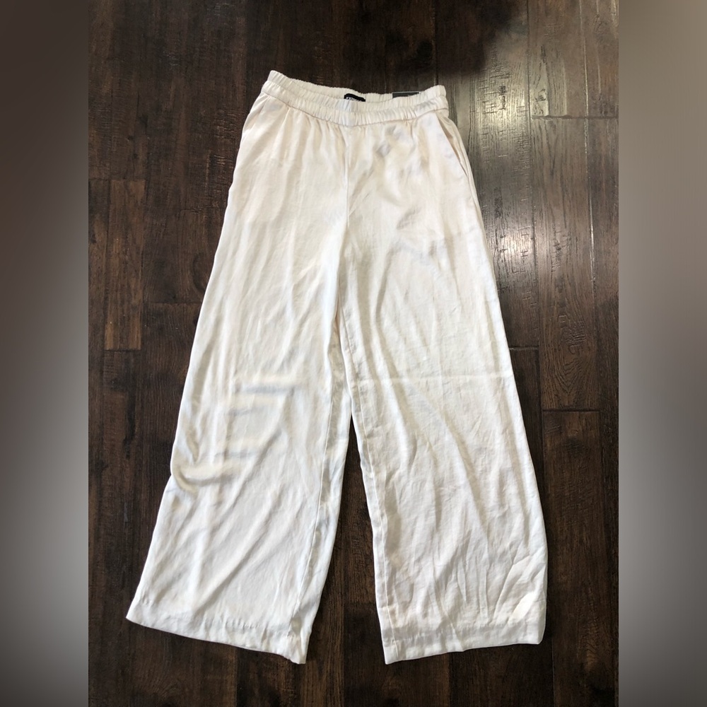 NWT Express Satin Pants Pleated Long Stylist High Rise Wide Leg Size S Ivory